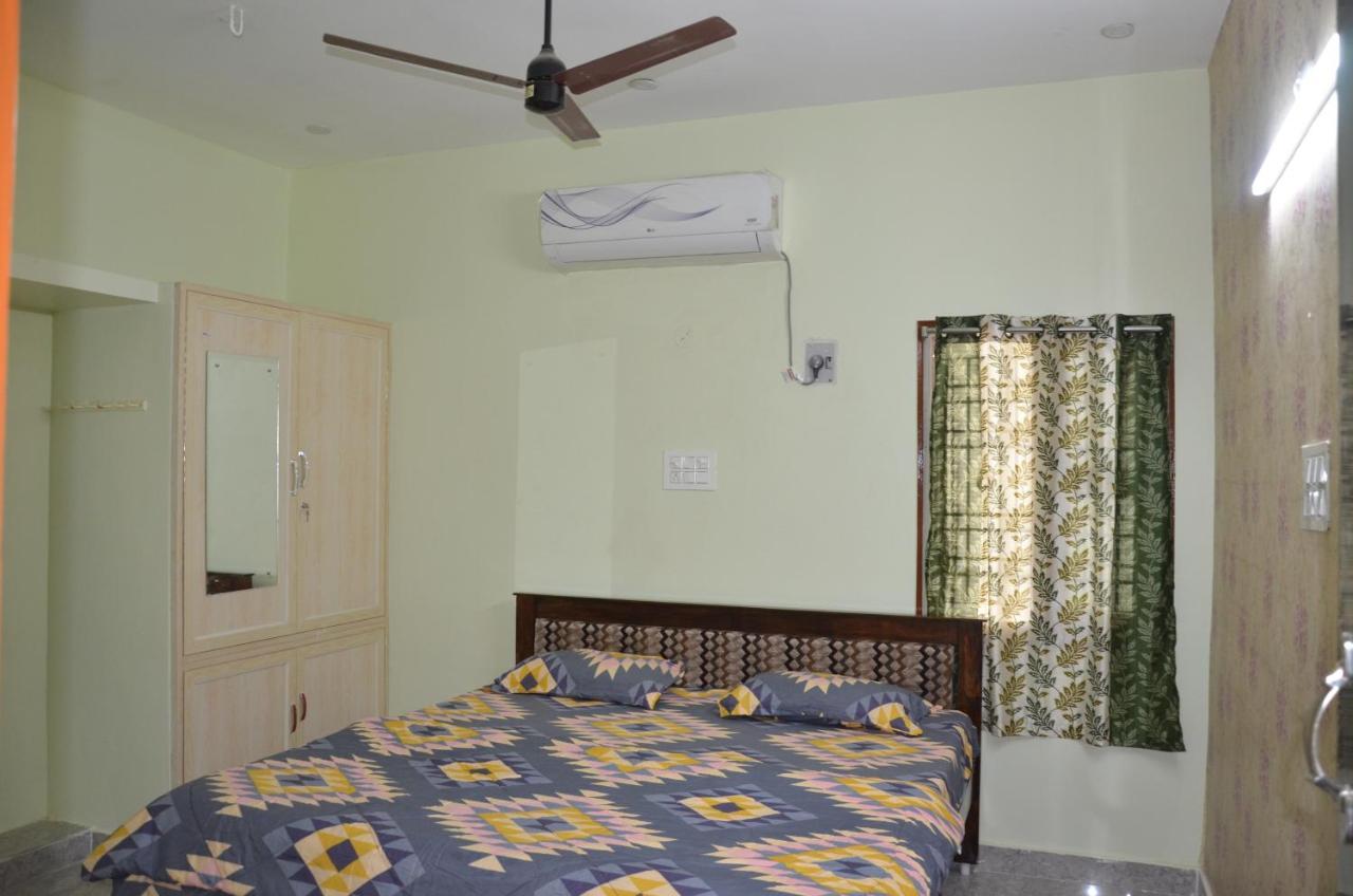 Manohars New Home Tirupati Eksteriør billede