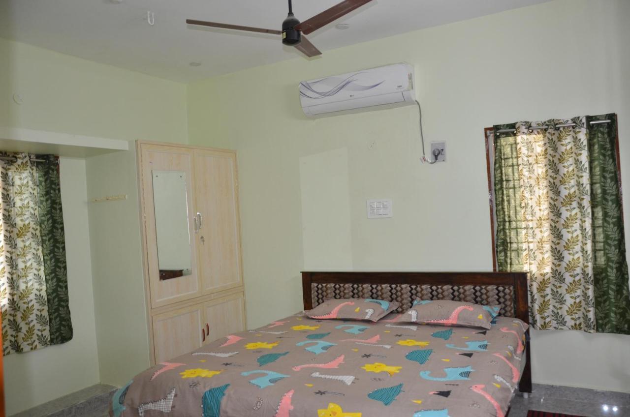Manohars New Home Tirupati Eksteriør billede